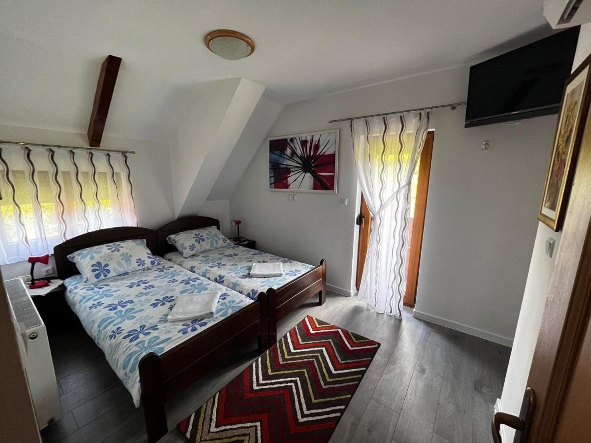 Plitvice Pension Perisic コレニツァ エクステリア 写真