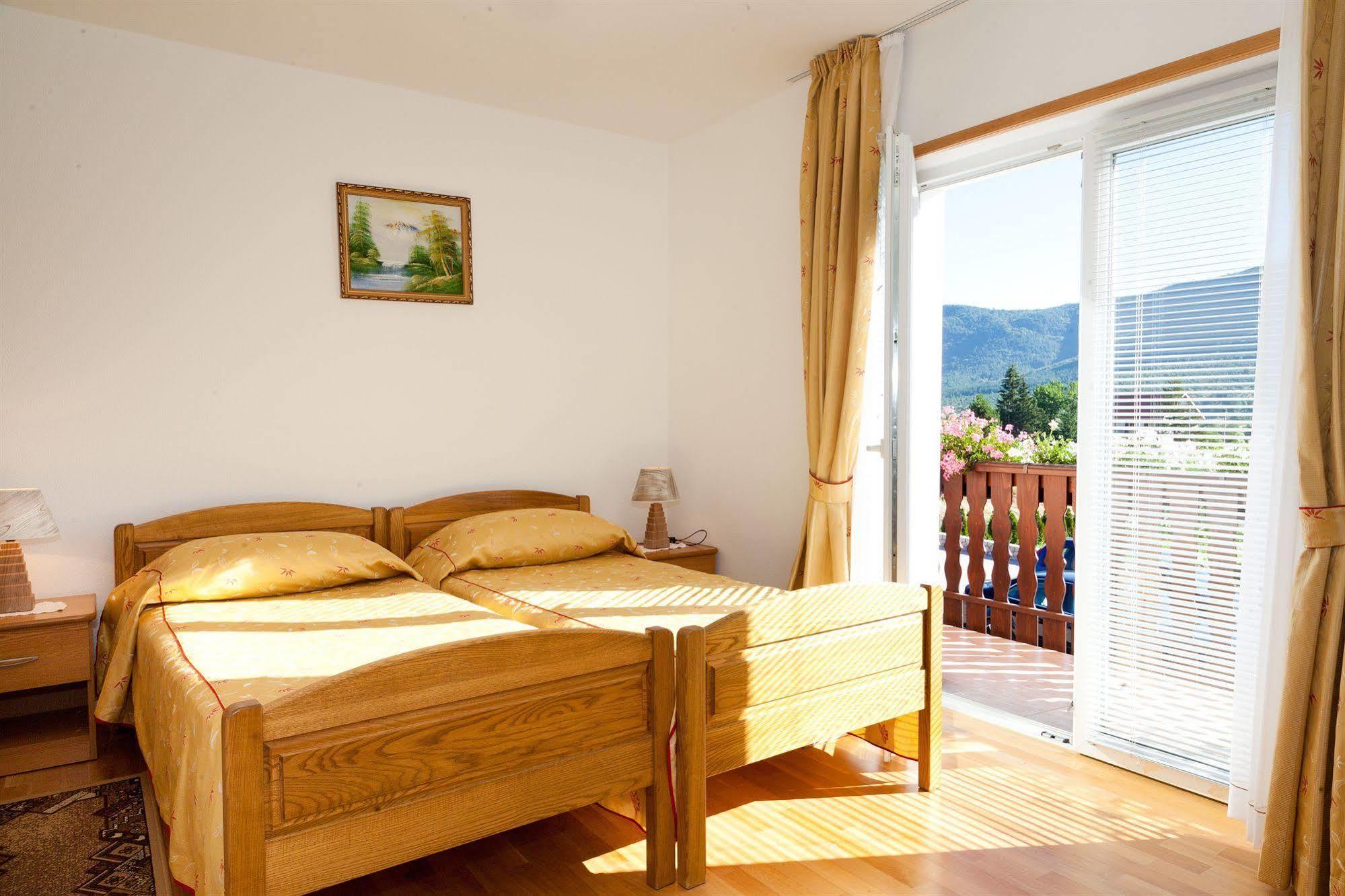 Plitvice Pension Perisic コレニツァ エクステリア 写真