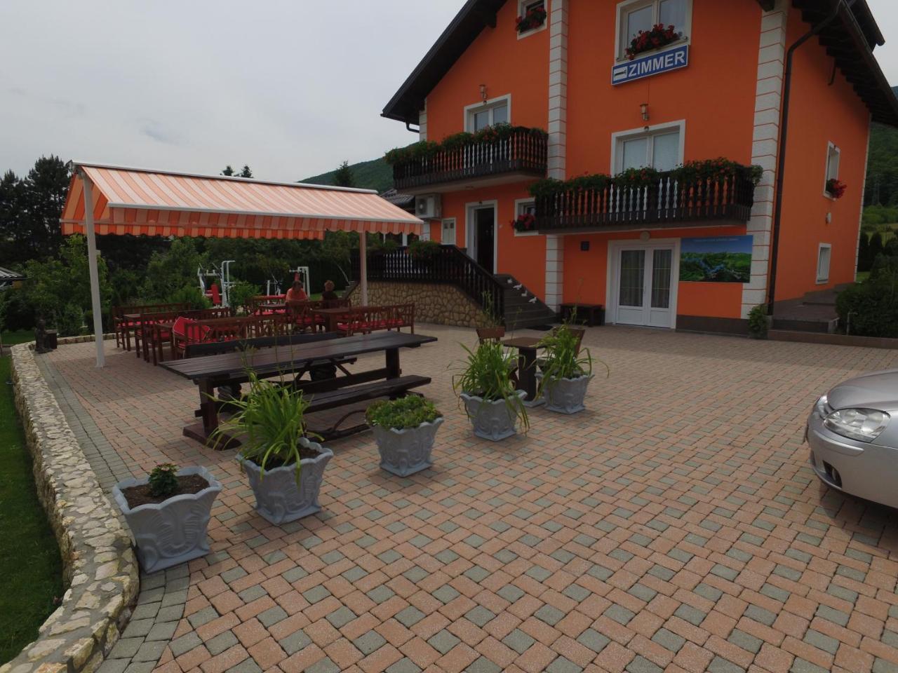 Plitvice Pension Perisic コレニツァ エクステリア 写真