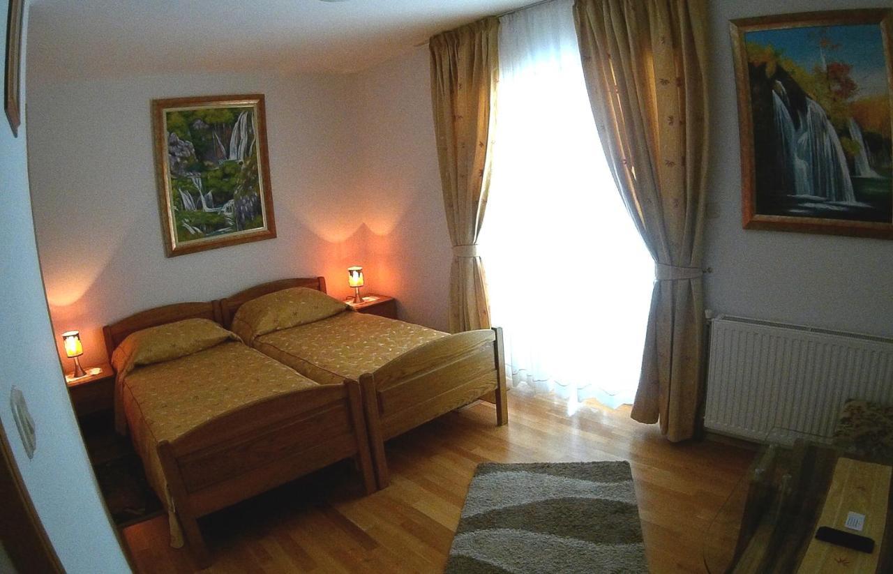 Plitvice Pension Perisic コレニツァ エクステリア 写真
