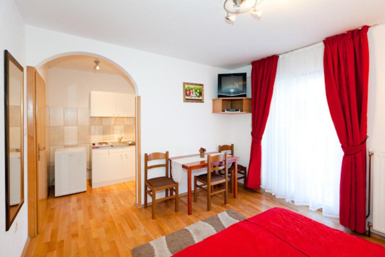 Plitvice Pension Perisic コレニツァ エクステリア 写真